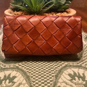 Vilenca Holland, brown woven leather wallet. NWOT, mint condition.